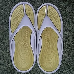 Crocs Flip Flops Women's Size 9/10 Lavender
